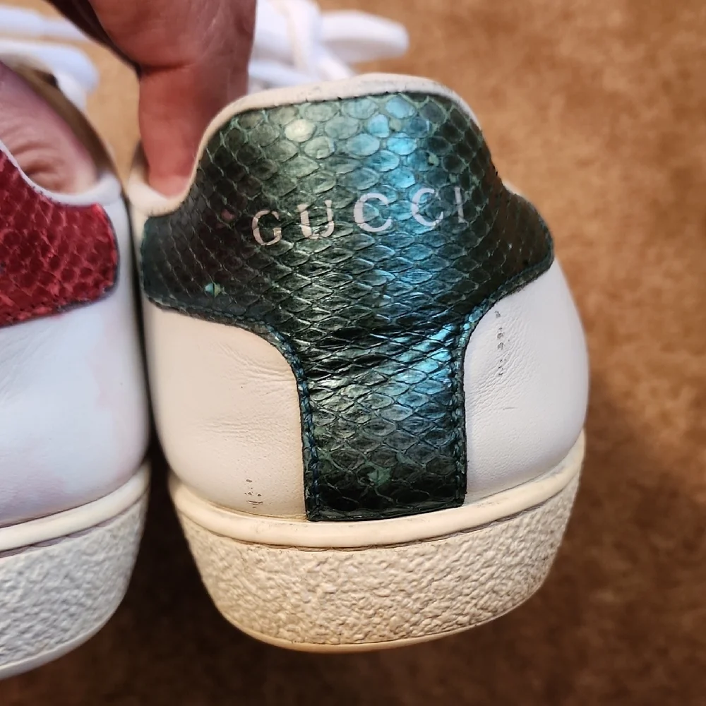 Gucci Ace Bee Sneakers - Picture 7 of 16